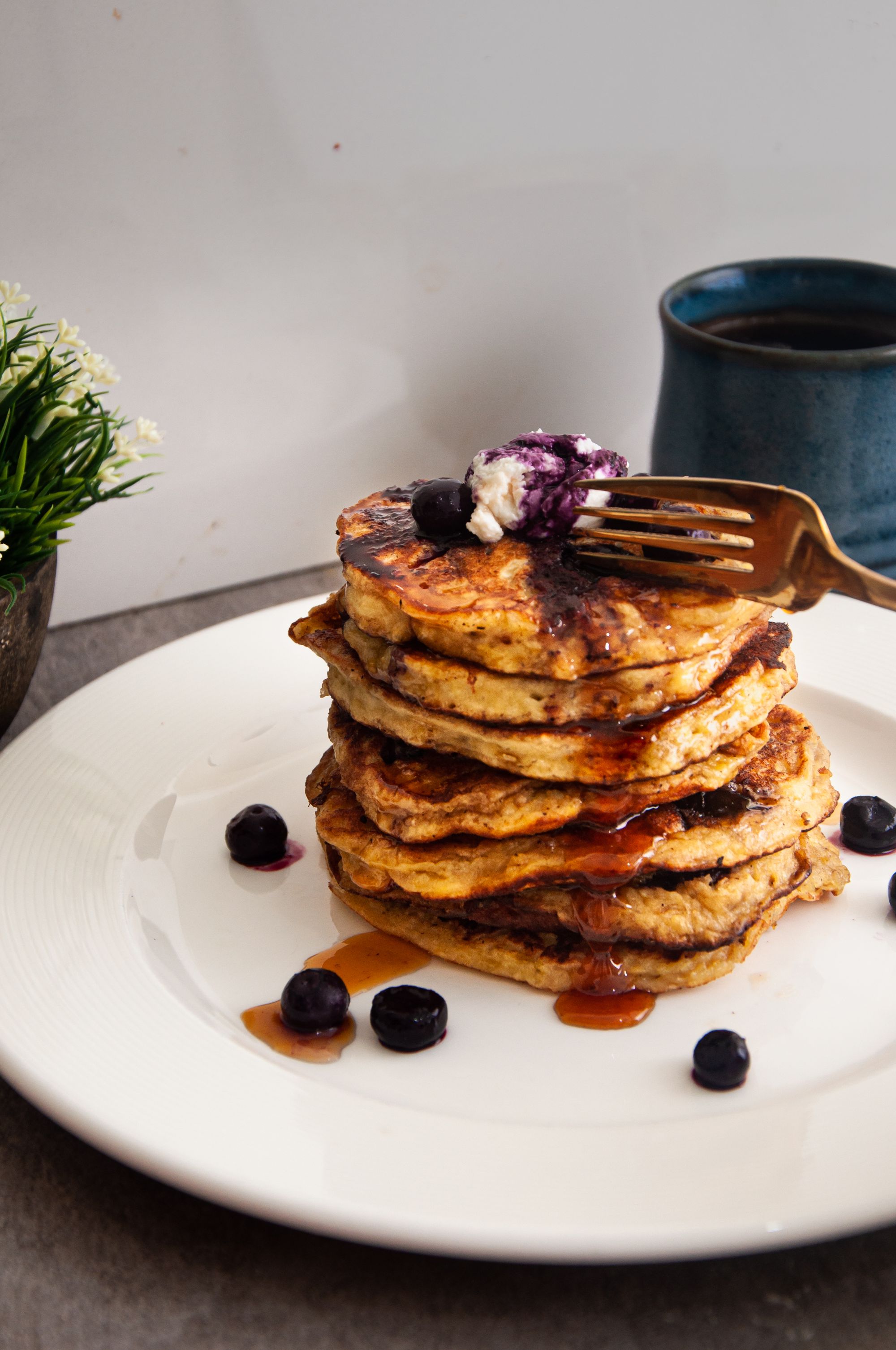 Banana and Blueberry Pancakes using fork