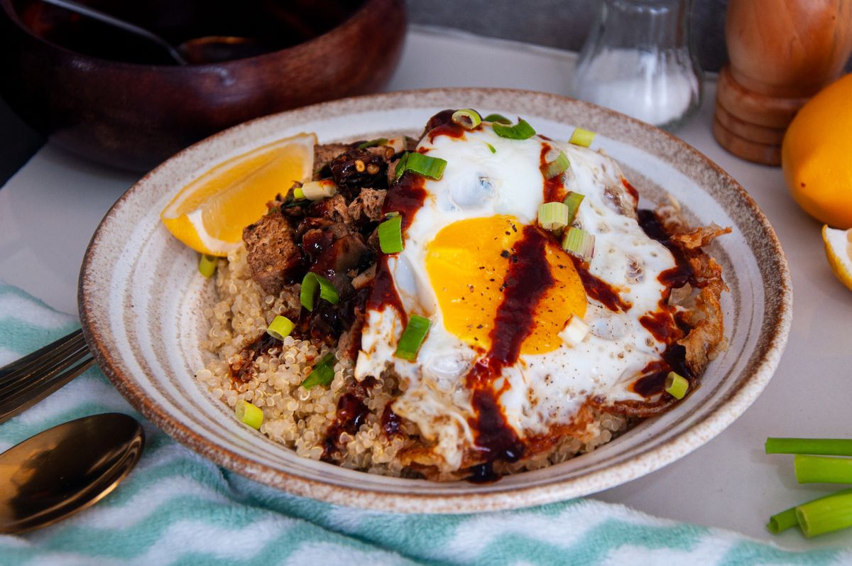 Gochujang Fried Egg with Quinoa Recipe